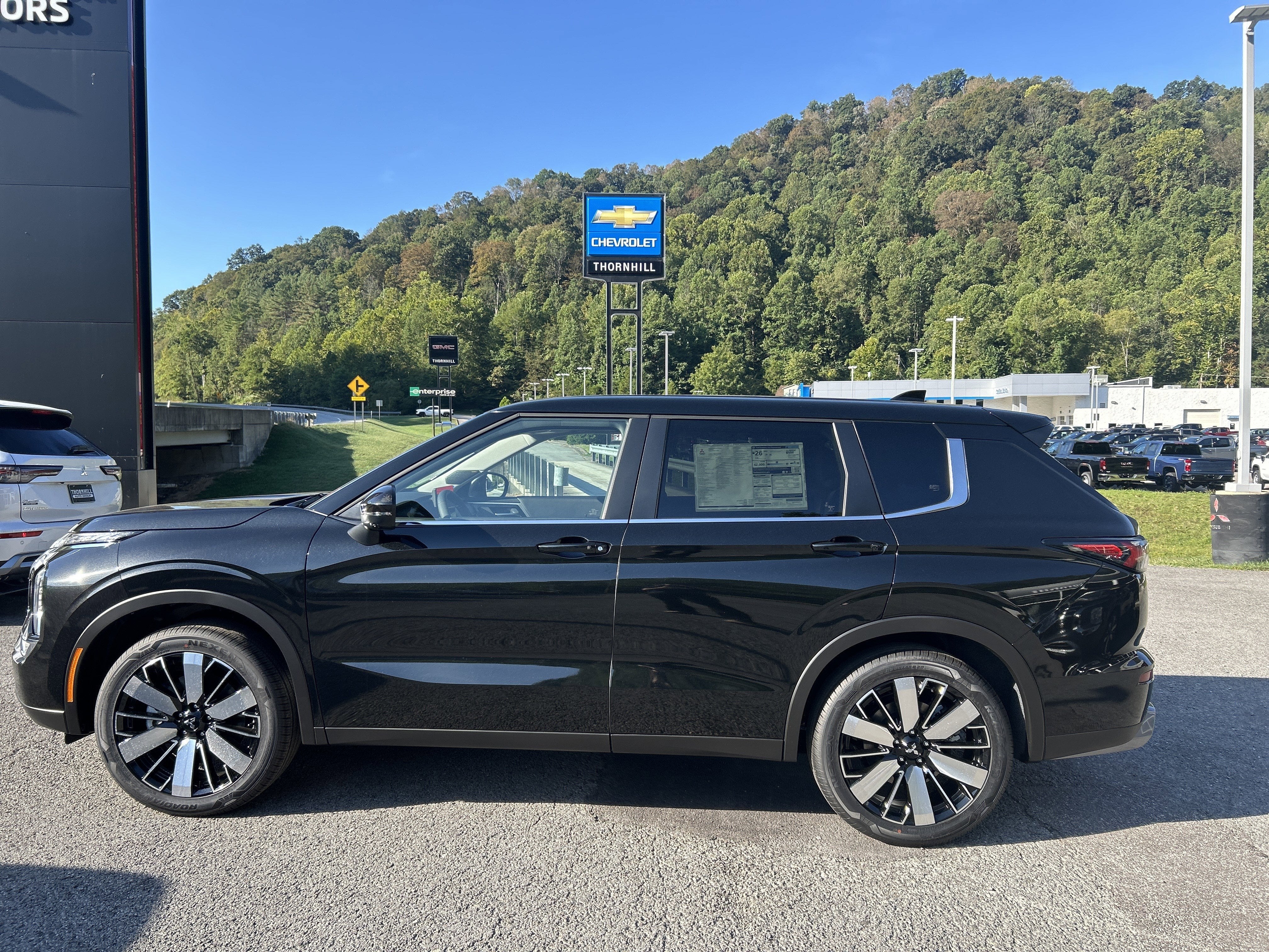 2025 Mitsubishi Outlander SE