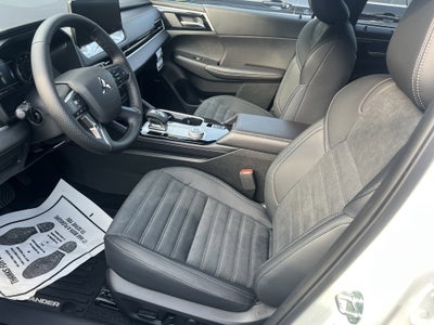 2026 Mitsubishi Outlander LE