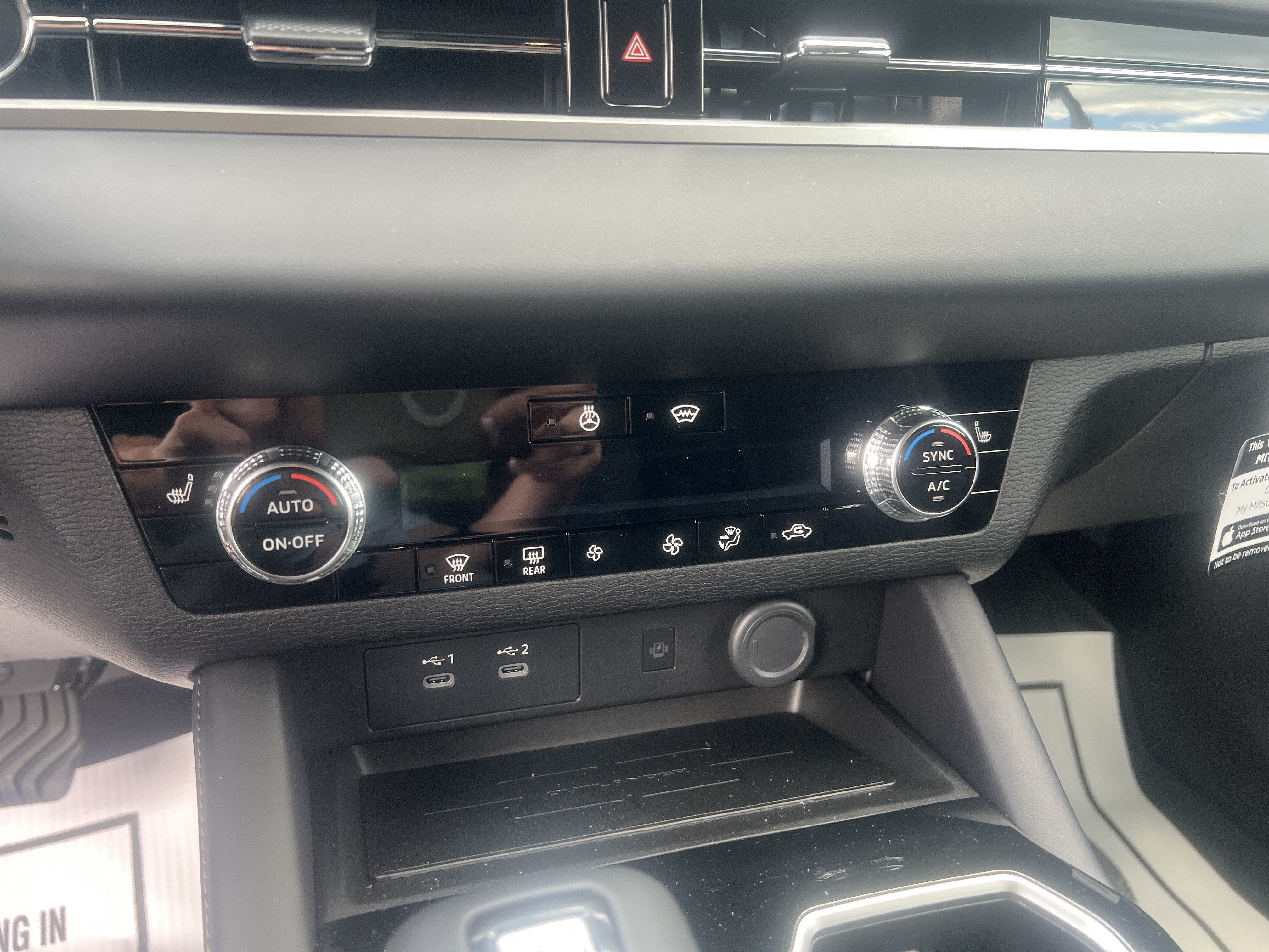 2026 Mitsubishi Outlander LE