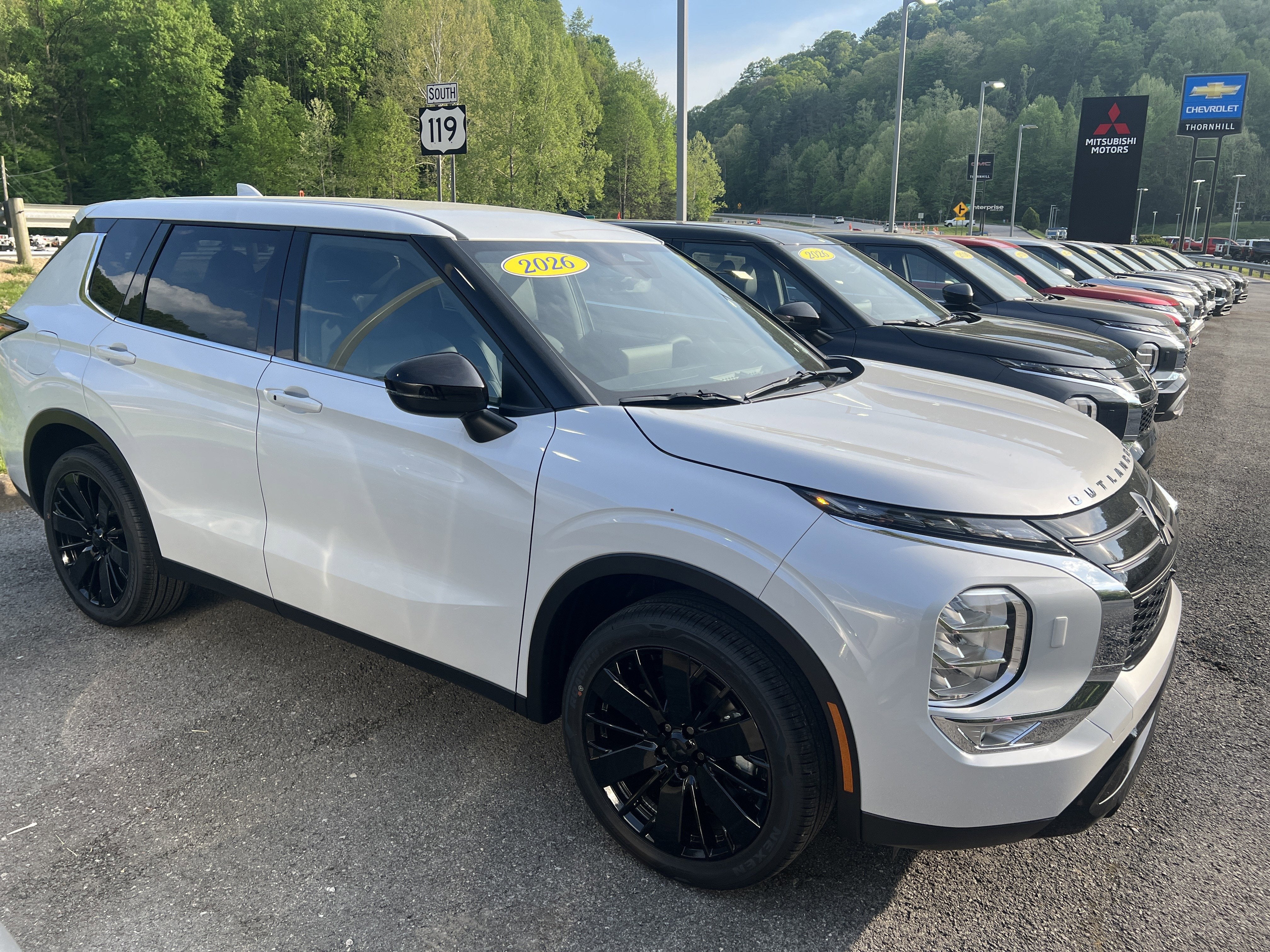 2026 Mitsubishi Outlander LE