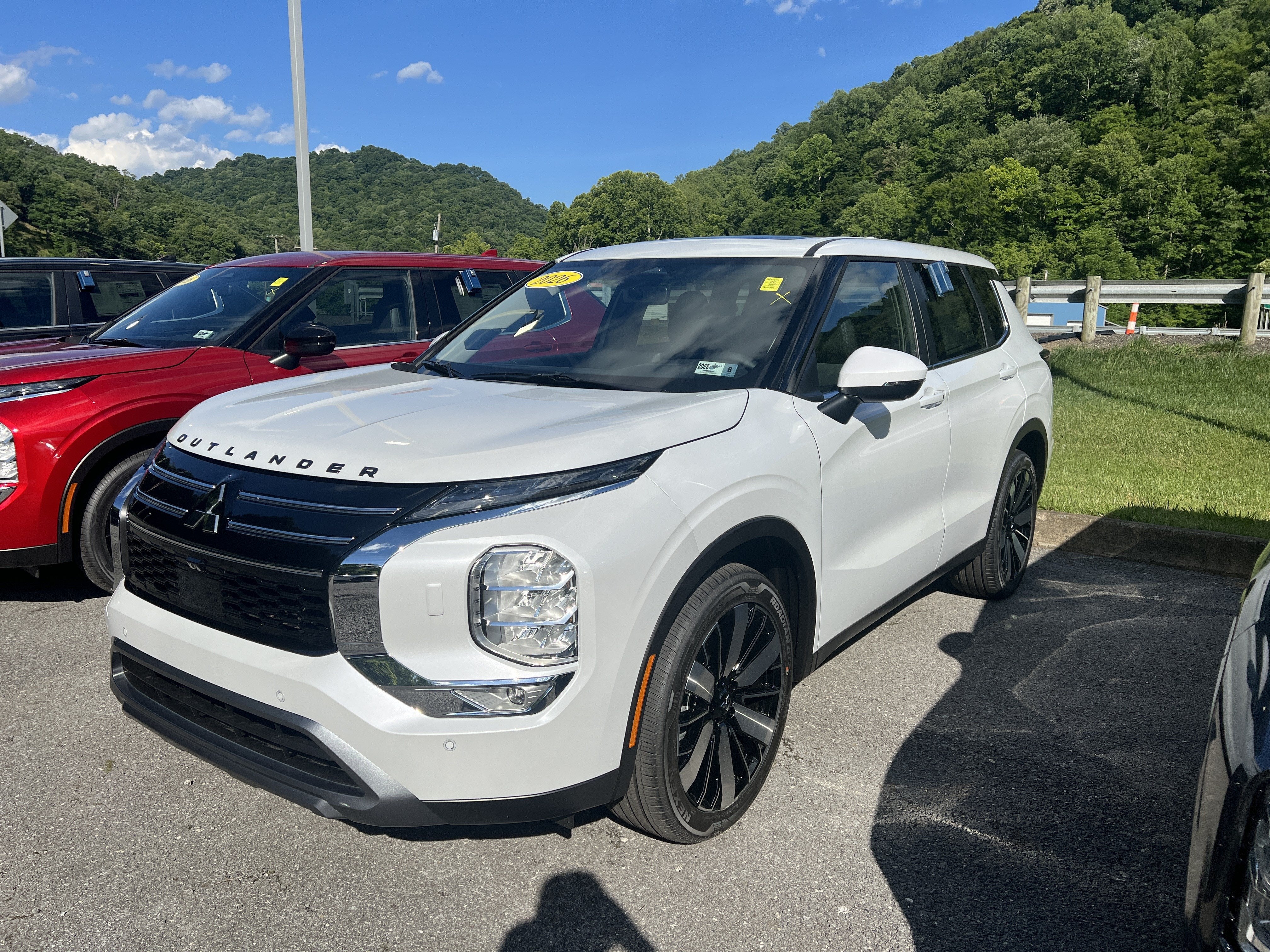 2026 Mitsubishi Outlander SE