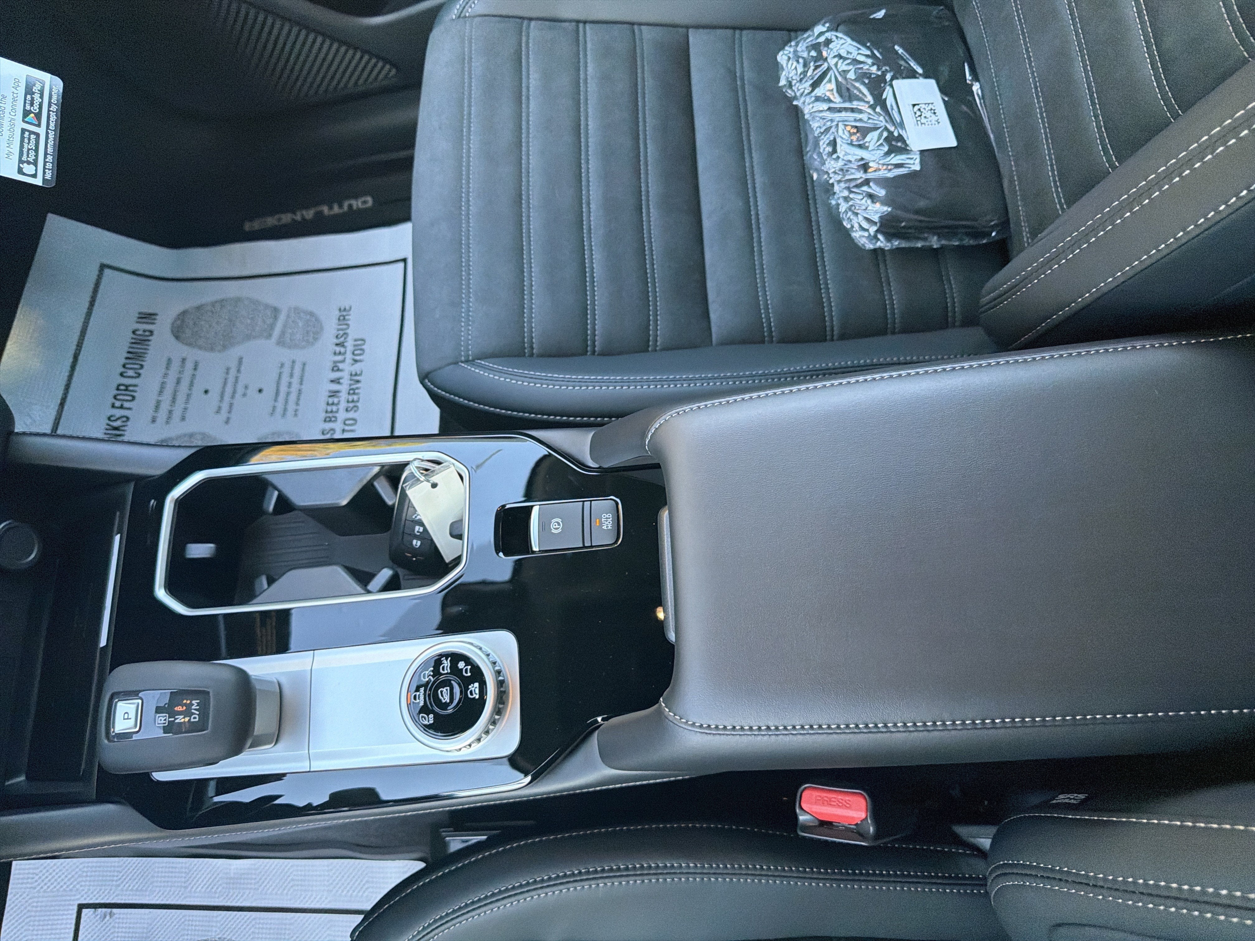 2027 Mitsubishi Outlander SE