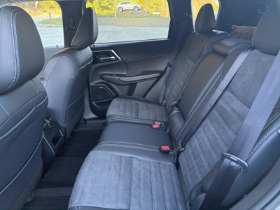 2027 Mitsubishi Outlander SE