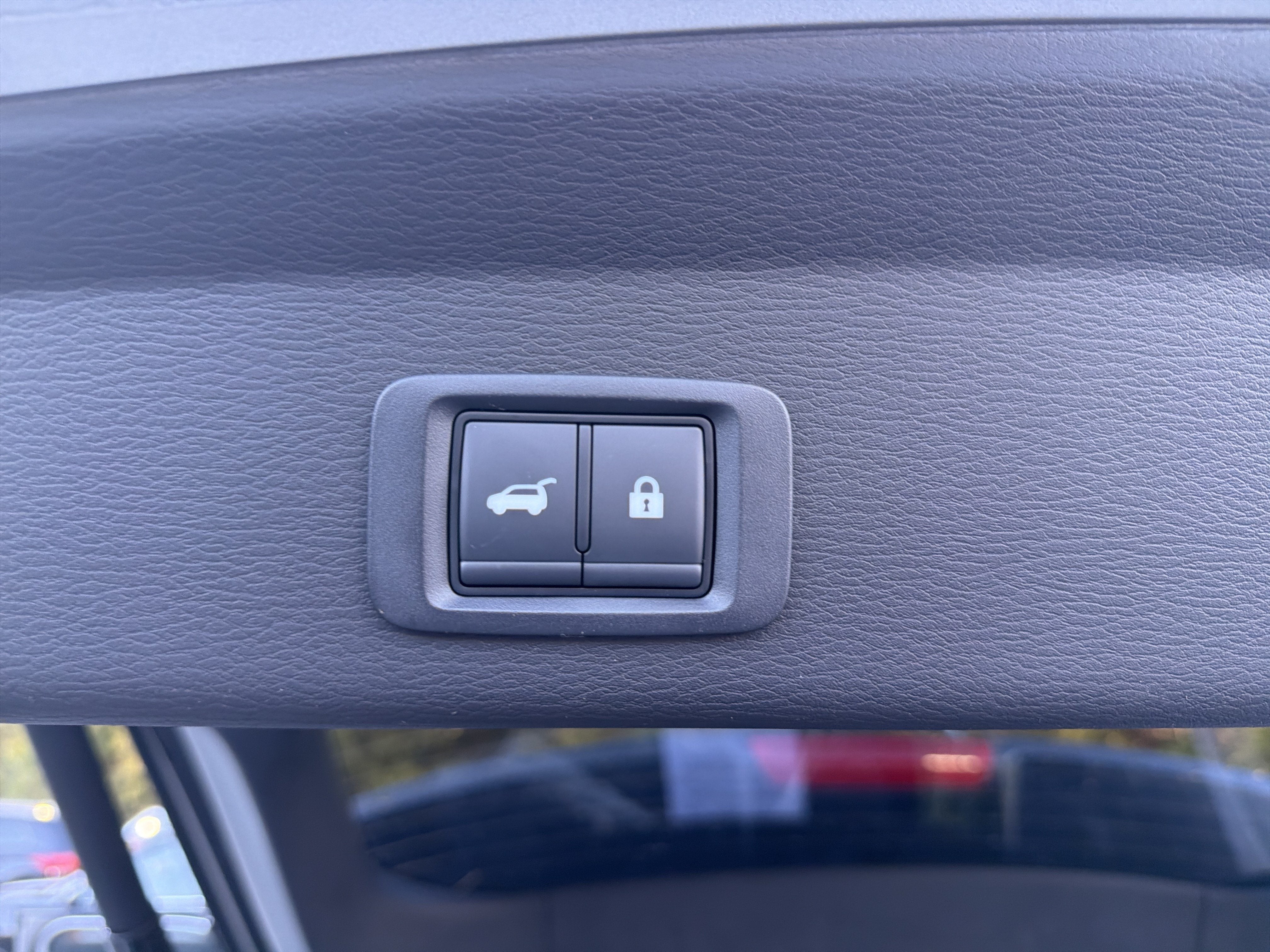 2027 Mitsubishi Outlander SE