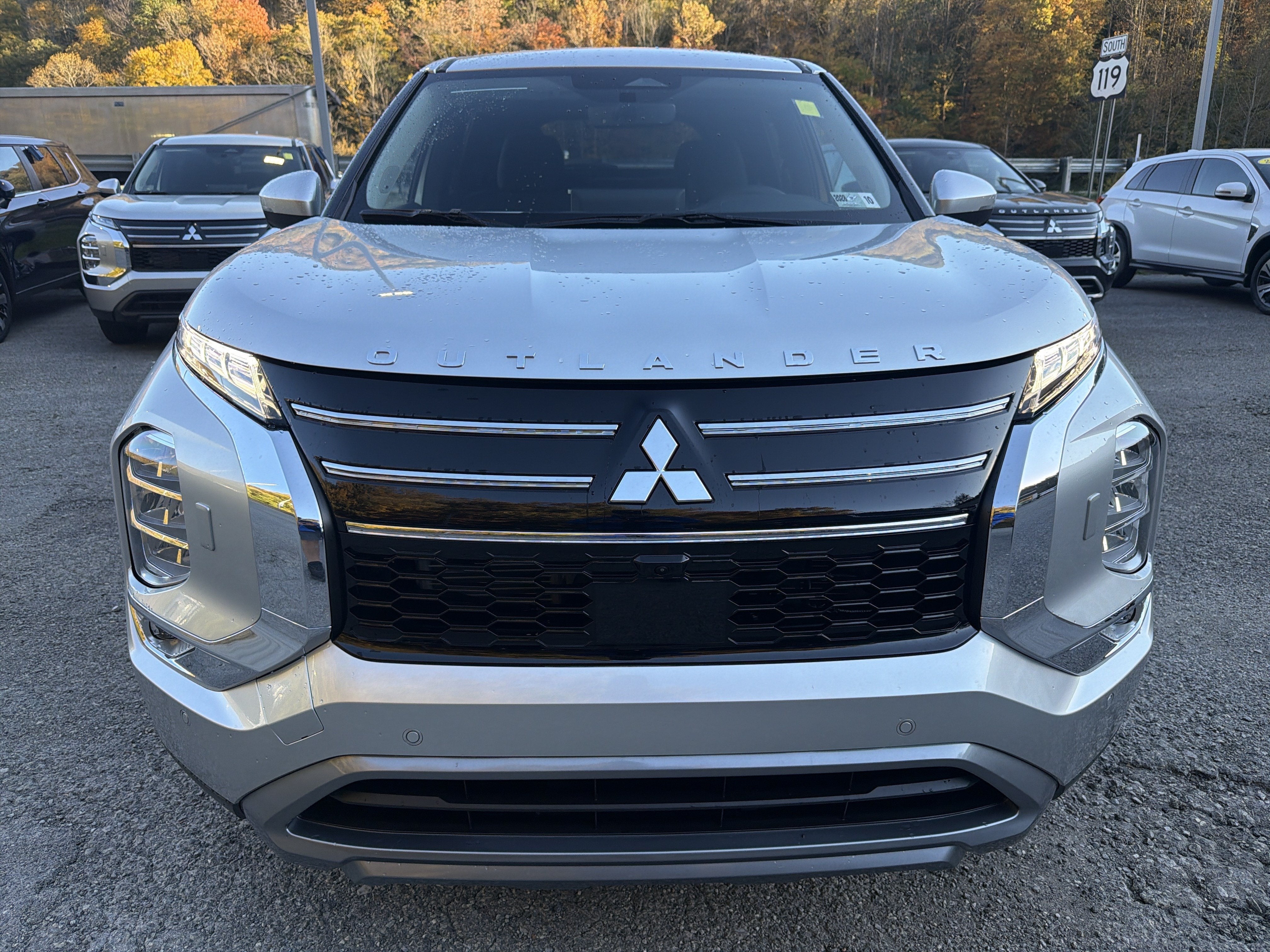 2027 Mitsubishi Outlander SE