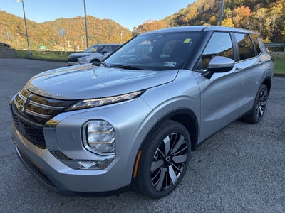 2027 Mitsubishi Outlander SE