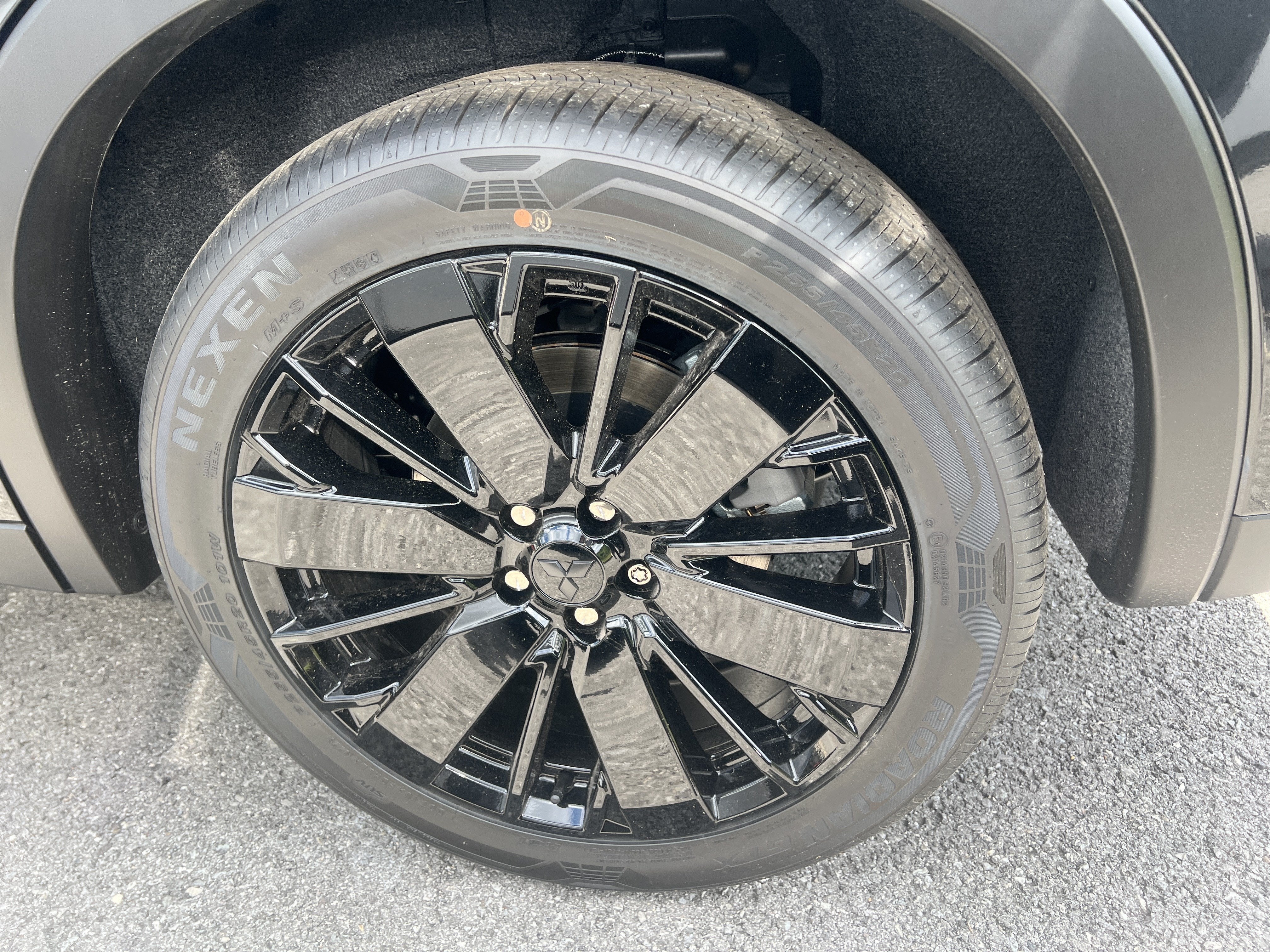 2026 Mitsubishi Outlander LE