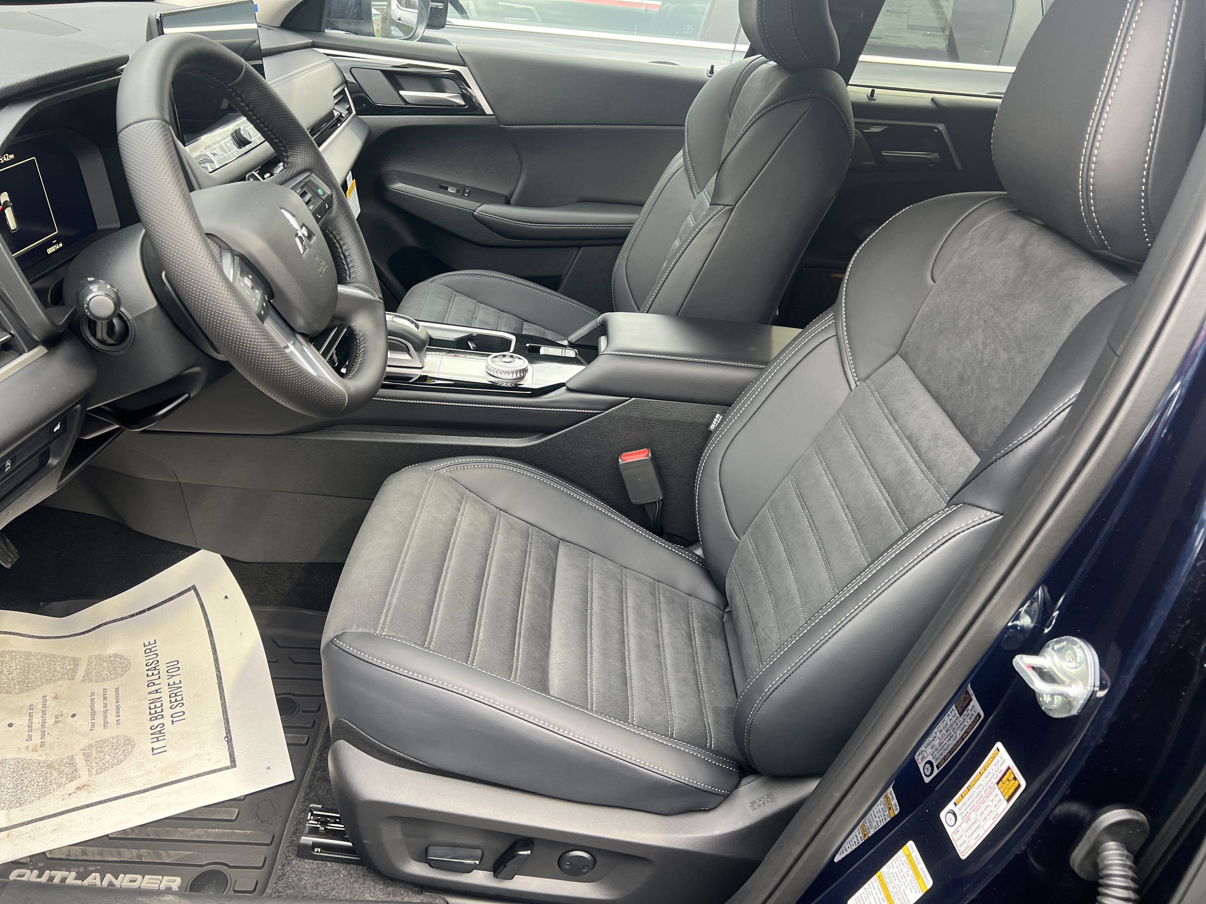 2026 Mitsubishi Outlander SE