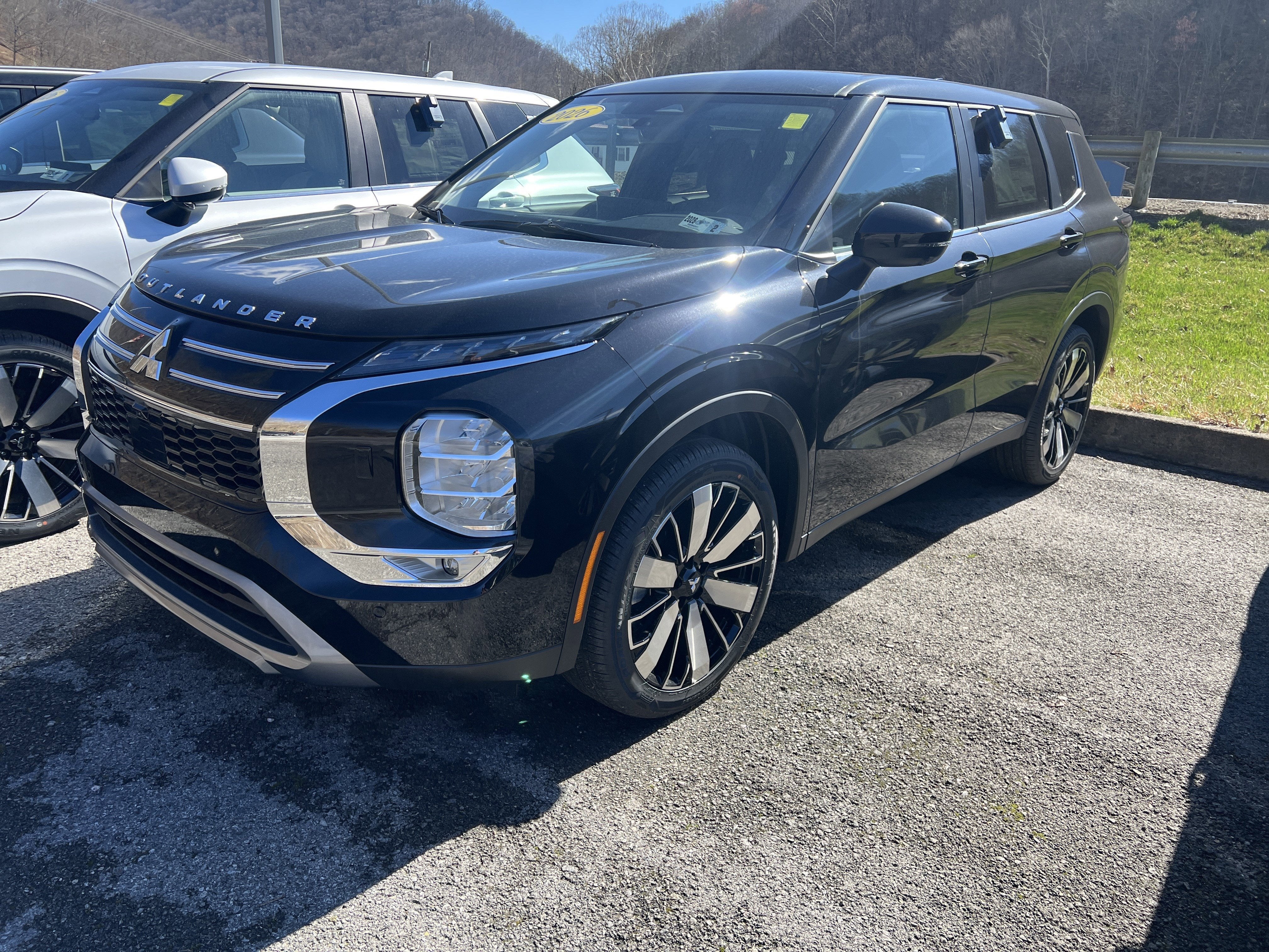 2026 Mitsubishi Outlander SE