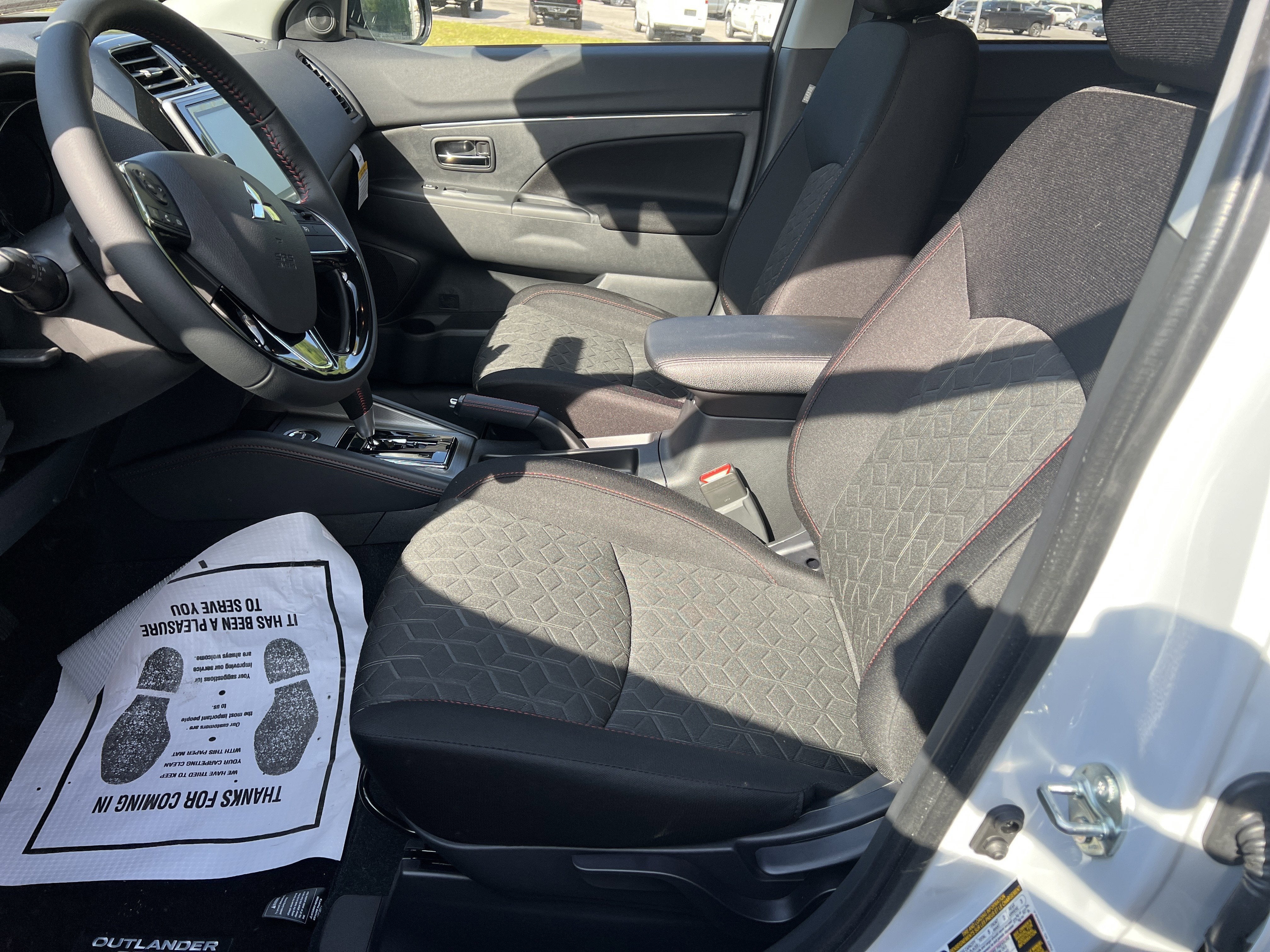 2026 Mitsubishi Outlander LE