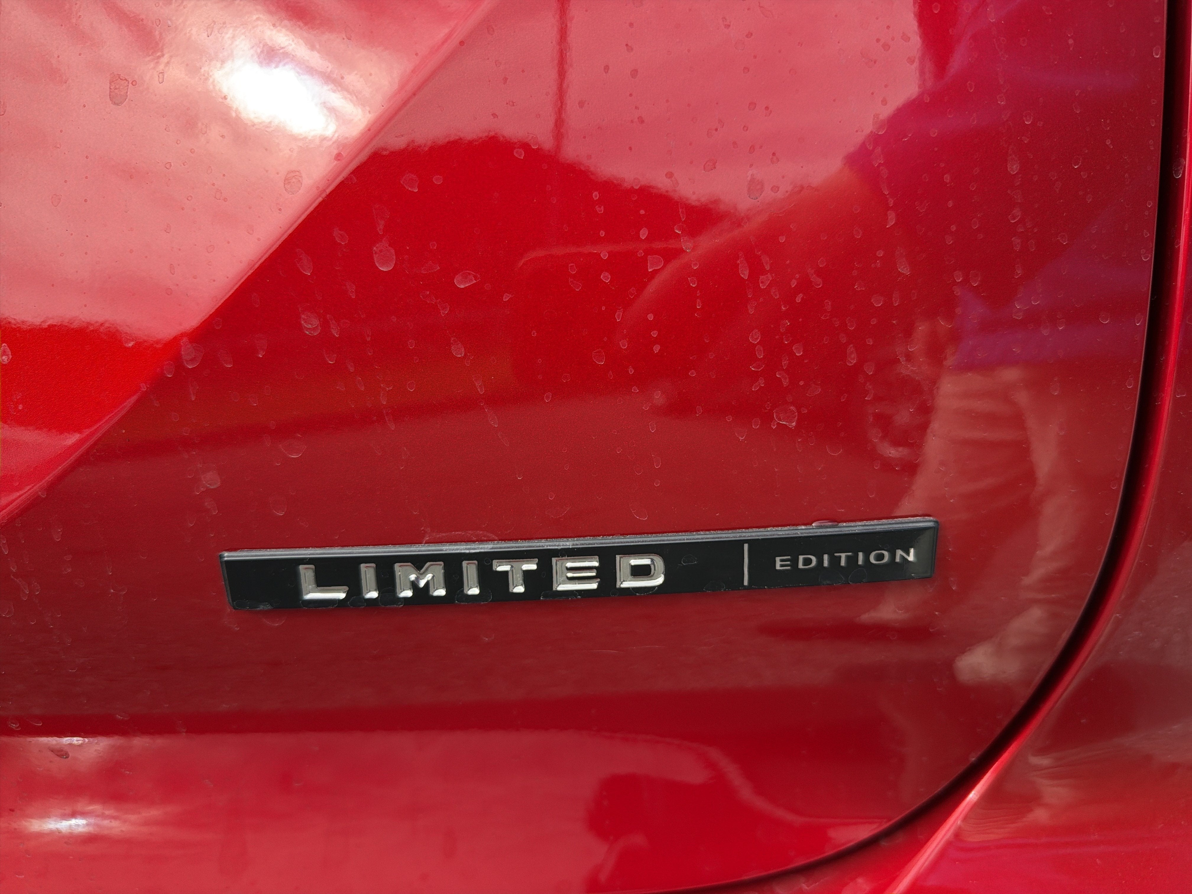 2027 Mitsubishi Outlander LE