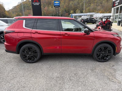 2027 Mitsubishi Outlander LE
