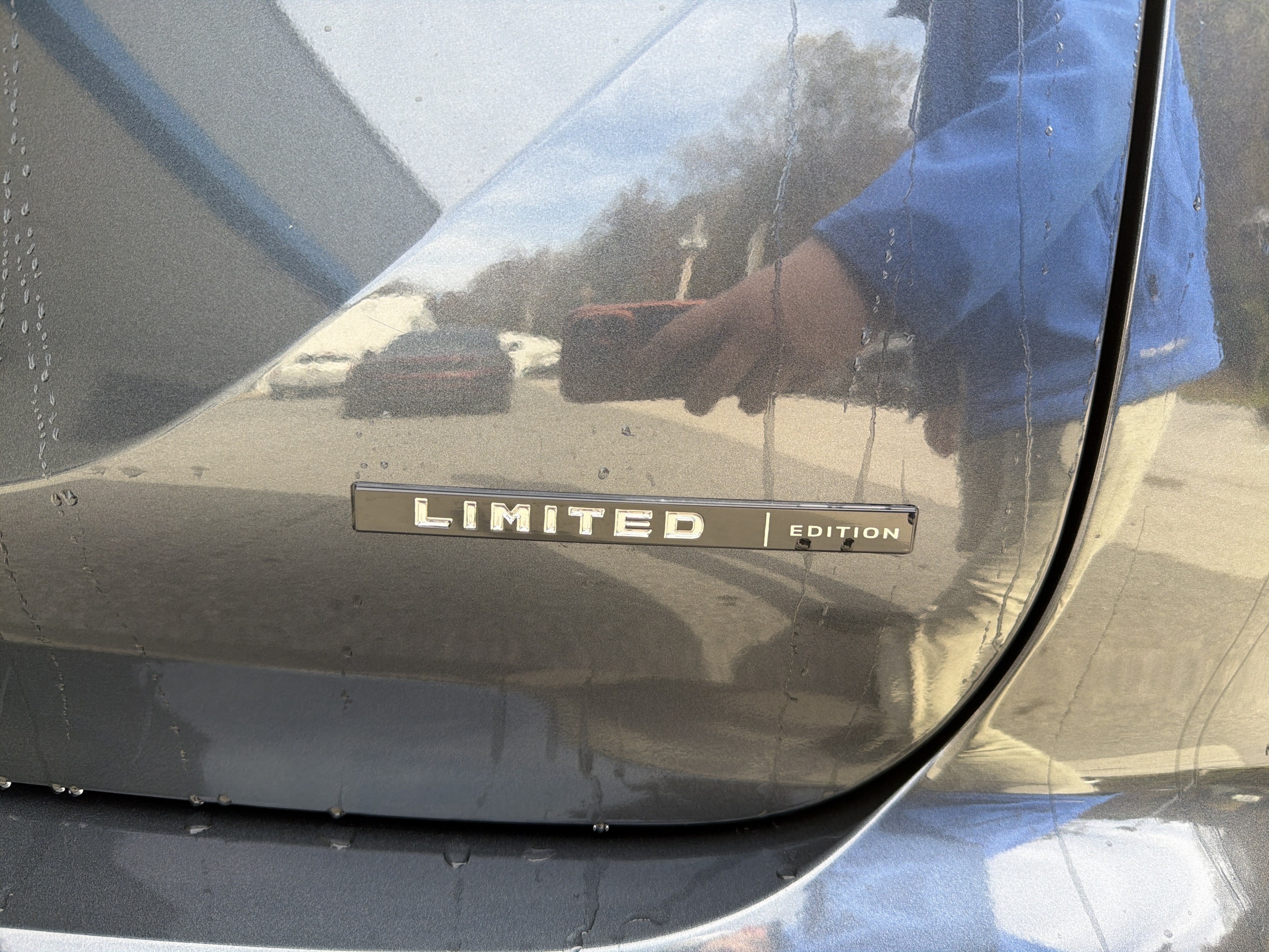 2027 Mitsubishi Outlander LE