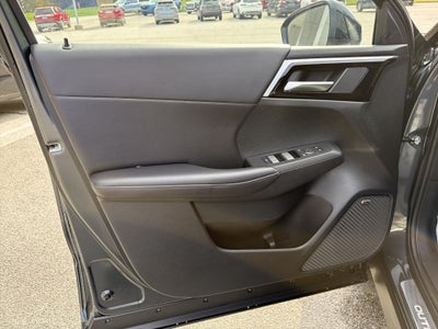 2027 Mitsubishi Outlander LE