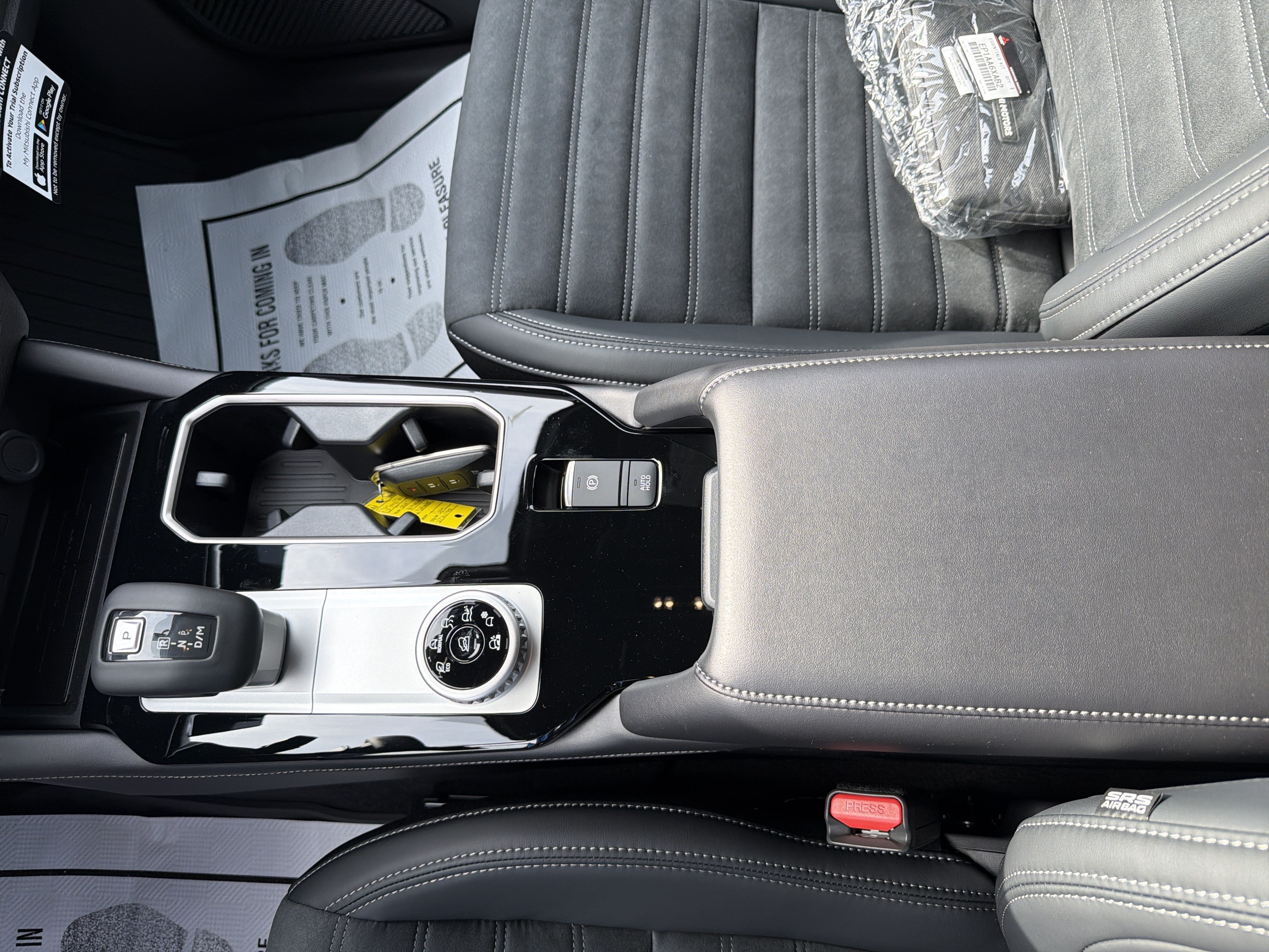 2027 Mitsubishi Outlander LE
