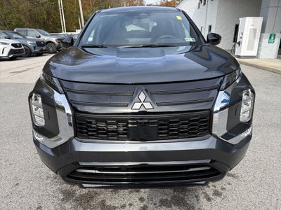 2027 Mitsubishi Outlander LE