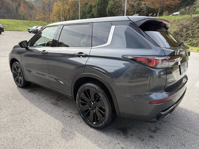 2027 Mitsubishi Outlander LE