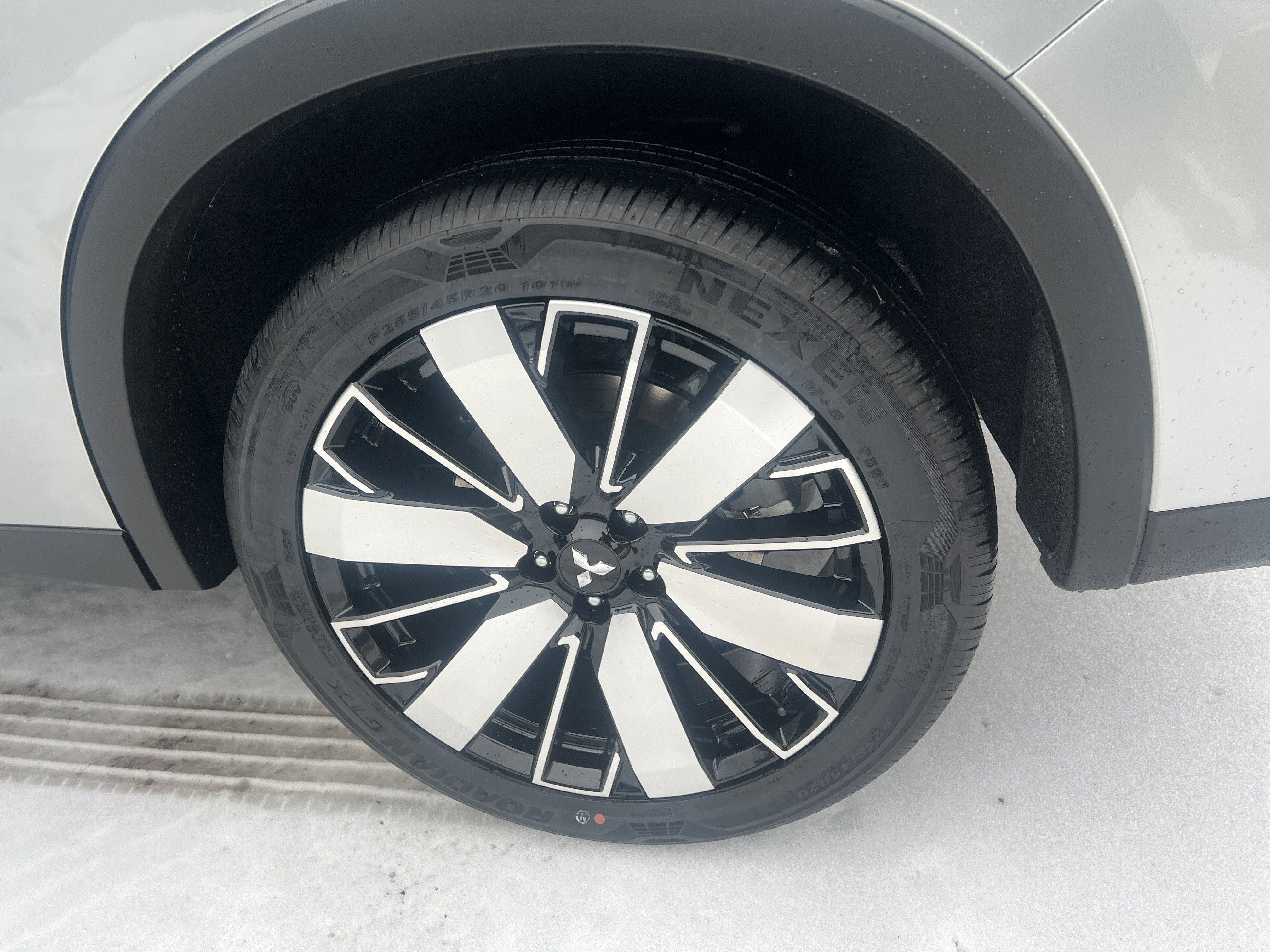 2026 Mitsubishi Outlander SE