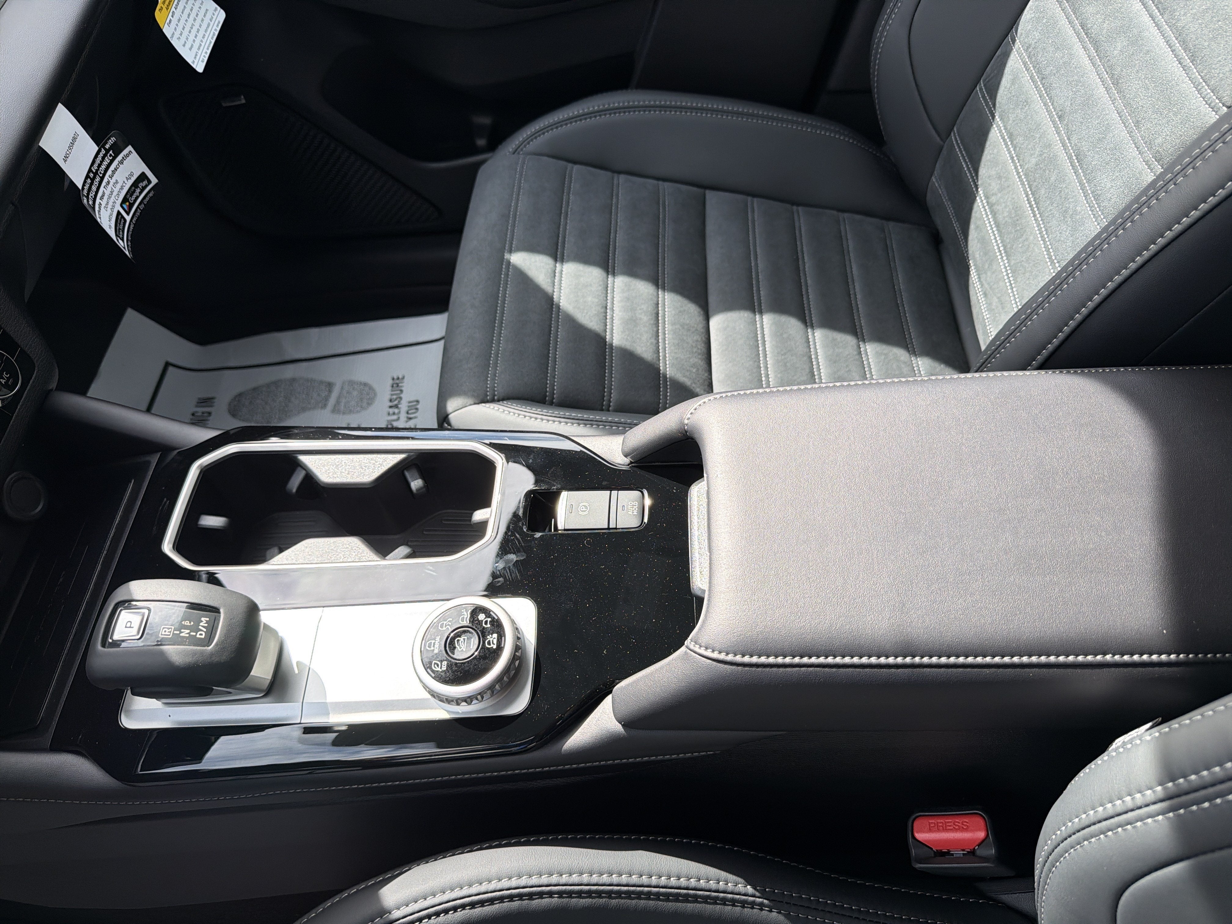 2026 Mitsubishi Outlander LE