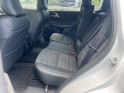 2026 Mitsubishi Outlander LE