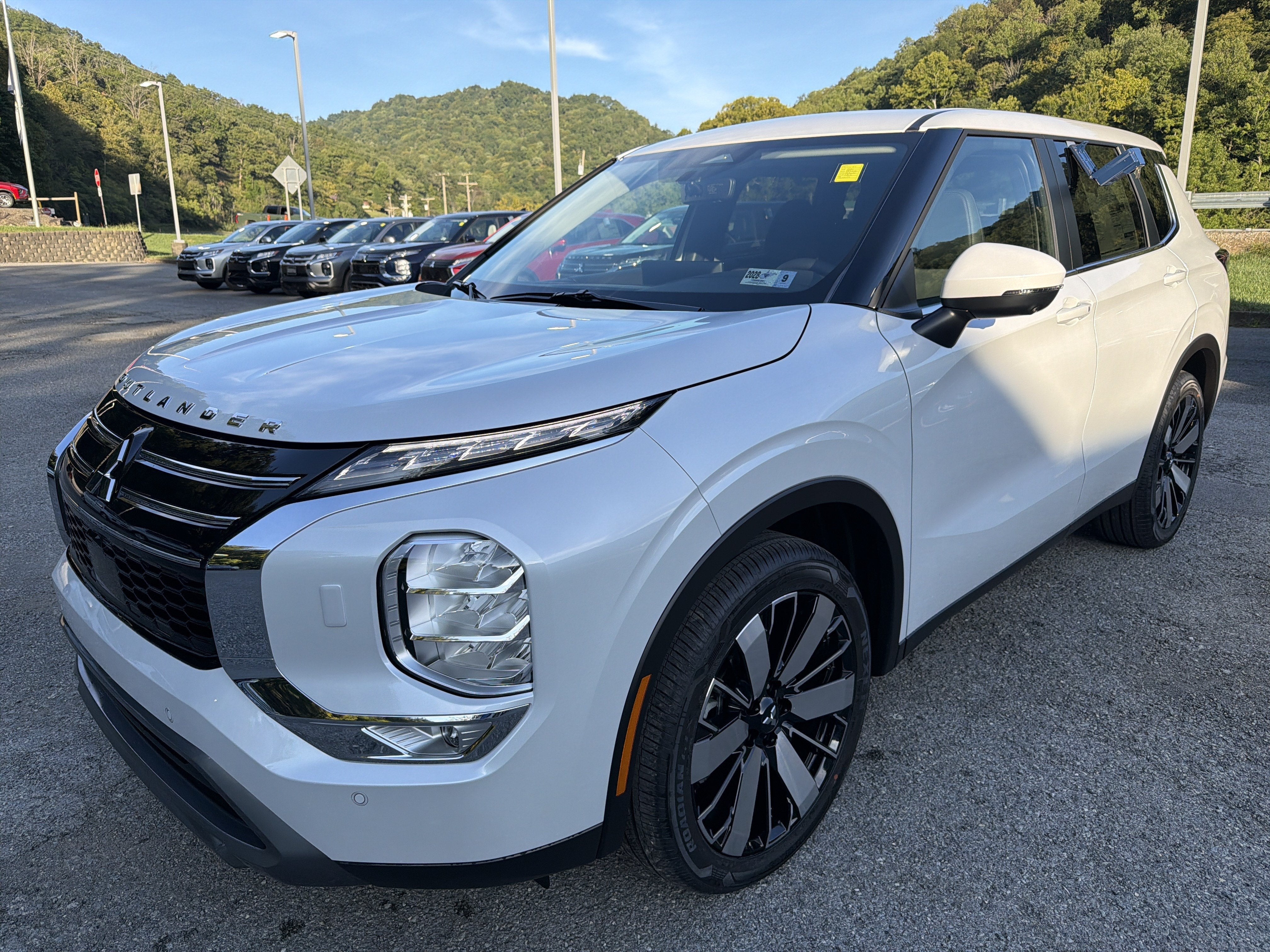 2026 Mitsubishi Outlander SE