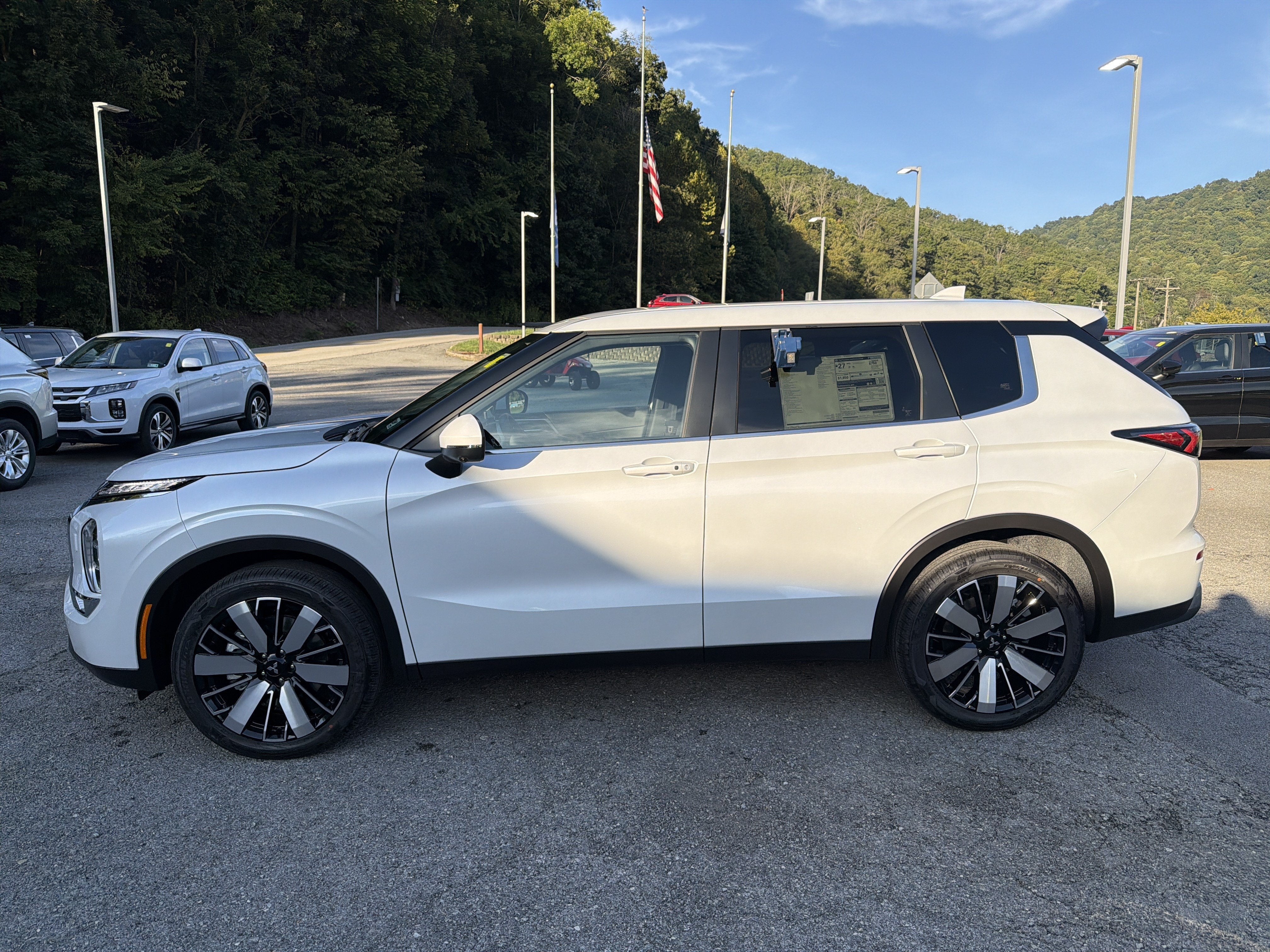2026 Mitsubishi Outlander SE