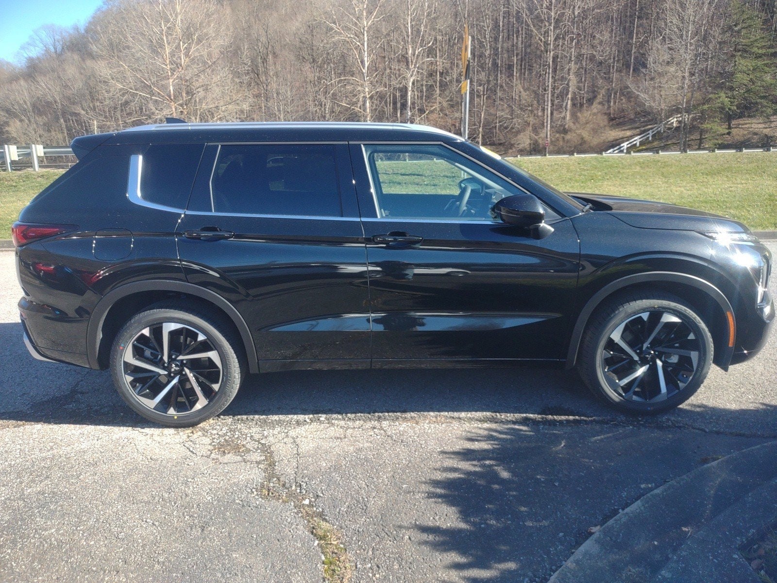 2024 Mitsubishi Outlander SEL Chapmanville WV Charleston Pikeville