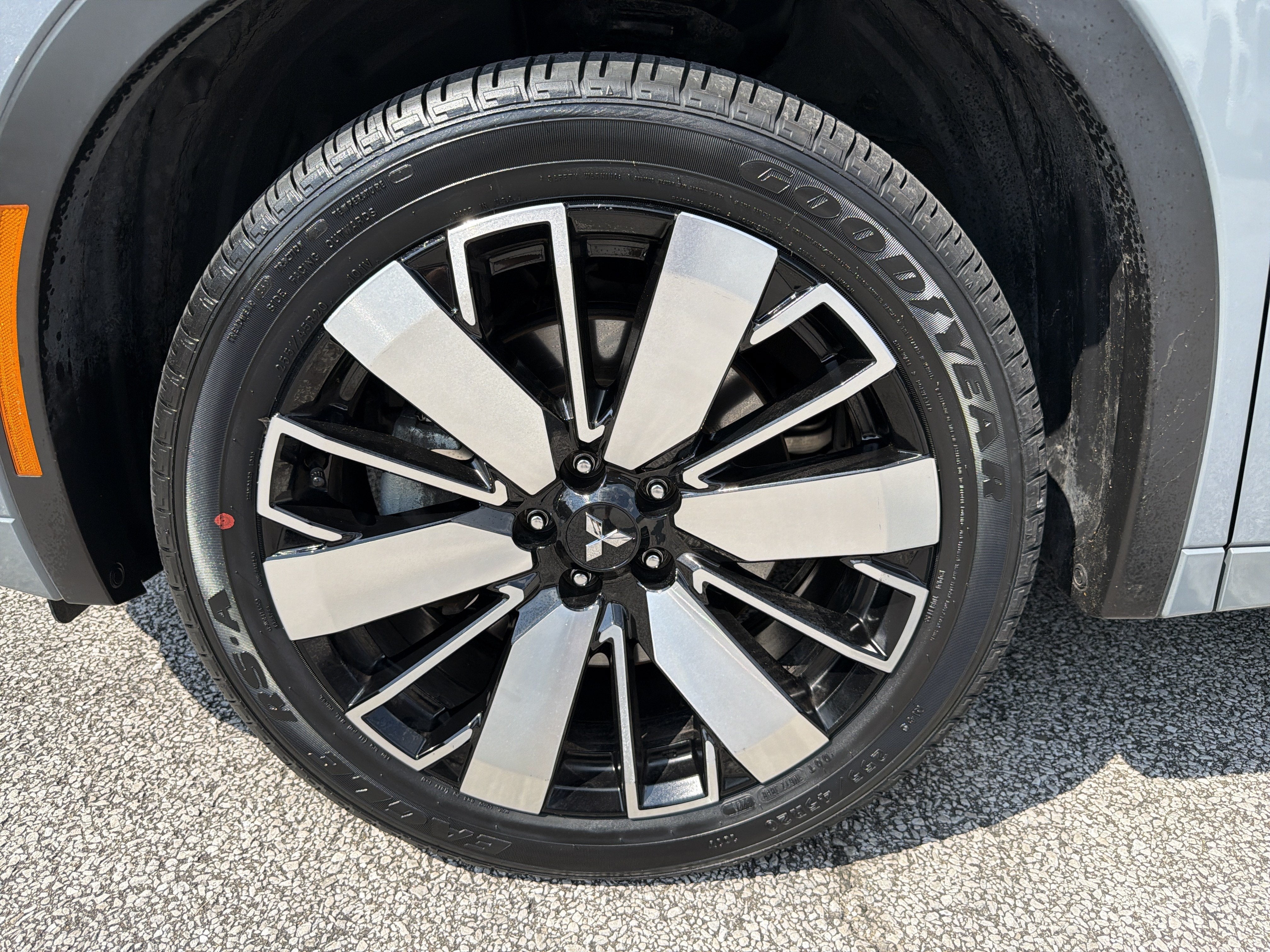 2025 Mitsubishi Outlander SEL